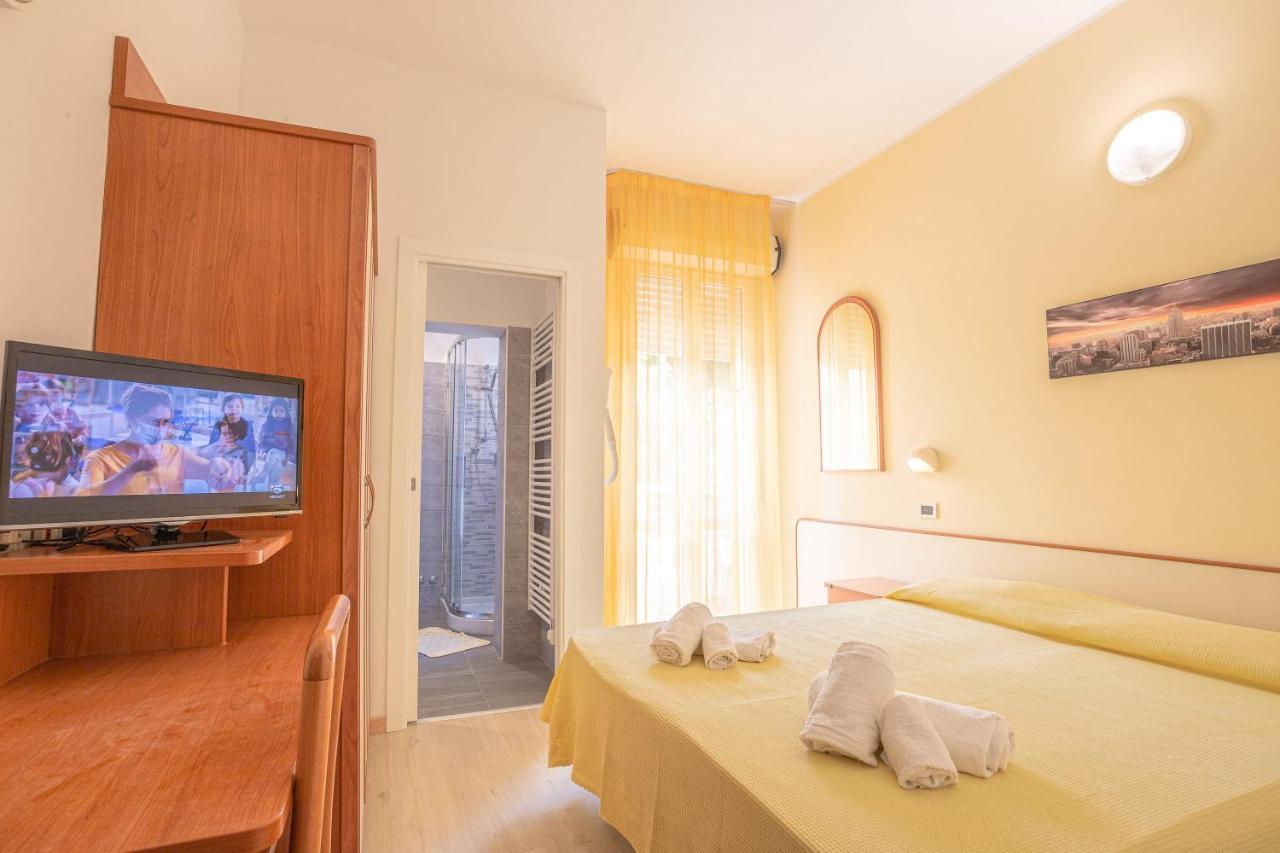 Hotel Paola Garden Bellariva Di Rimini Kültér fotó